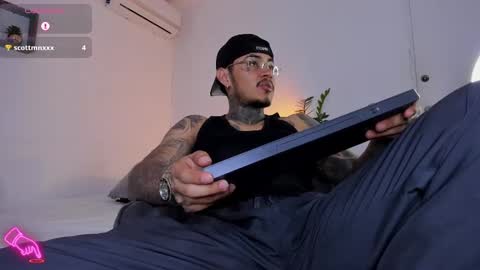 Snapshot of jordansmiith_ chatting on February 20, 8:47 pm Jordan Smith online show from February 20, 8:47 pm