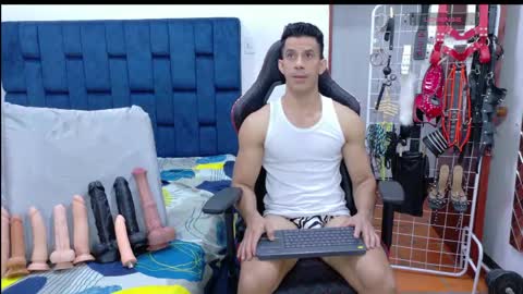 jose_rumbero91 online show from April 23, 3:11 am