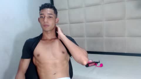 Snapshot of jose_sexycumm chatting on January 28, 7:32 pm jose_sexycumm online show from January 28, 7:32 pm