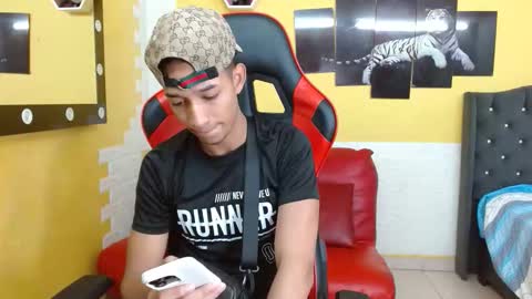 Snapshot of jose_sexycumm chatting on October 5, 7:18 pm jose_sexycumm online show from October 5, 7:18 pm