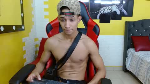 Snapshot of jose_sexycumm chatting on October 6, 8:13 pm jose_sexycumm online show from October 6, 8:13 pm