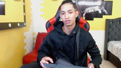 Snapshot of jose_sexycumm chatting on September 28, 8:40 pm jose_sexycumm online show from September 28, 8:40 pm