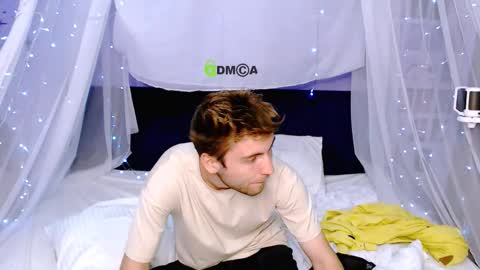 Snapshot of joseph_bear_ chatting on September 17, 3:02 pm joseph_bear_ online show from September 17, 3:02 pm