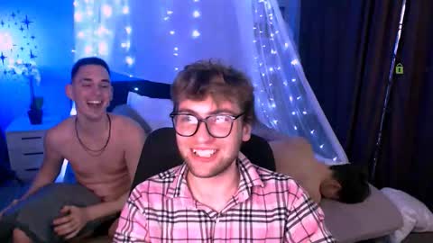 joseph_bear_ online show from November 23, 1:49 am