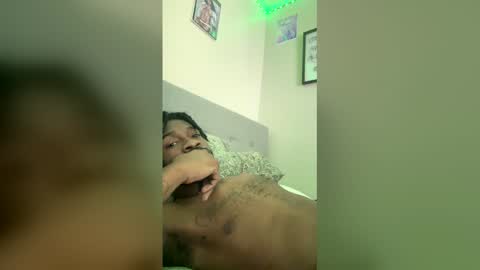josephlongwat29 online show from April 30, 1:07 pm