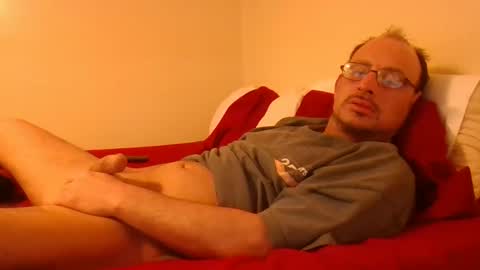 Snapshot of josh4824 chatting on January 8, 3:28 pm josh4824 online show from January 8, 3:28 pm
