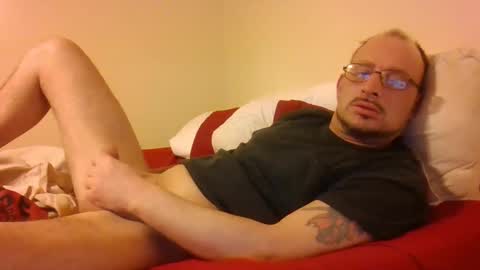 Snapshot of josh4824 chatting on January 16, 4:17 am josh4824 online show from January 16, 4:17 am