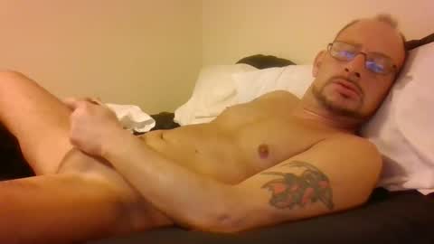 Snapshot of josh4824 chatting on March 12, 4:13 pm josh4824 online show from March 12, 4:13 pm