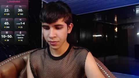joshua_saenz_ online show from May 5, 3:19 am