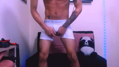 josue_linares online show from May 3, 5:10 am