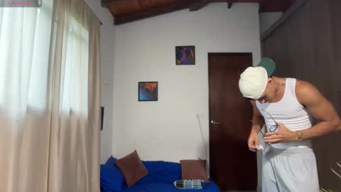 Im Jouliano online show from March 1, 10:31 pm