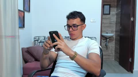 Snapshot of joulianogreco1 chatting on October 9, 2:05 am Im Jouliano online show from October 9, 2:05 am