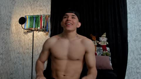 Snapshot of joulianogreco1 chatting on December 12, 10:52 pm Im Jouliano online show from December 12, 10:52 pm