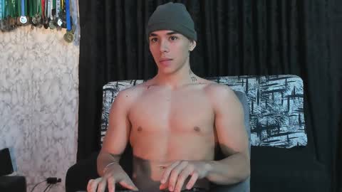 Snapshot of joulianogreco1 chatting on February 18, 11:41 pm Im Jouliano online show from February 18, 11:41 pm