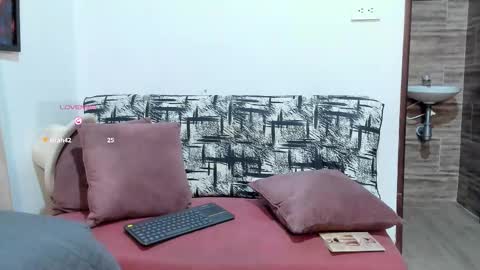 Snapshot of joulianogreco1 chatting on October 1, 3:32 am Im Jouliano online show from October 1, 3:32 am