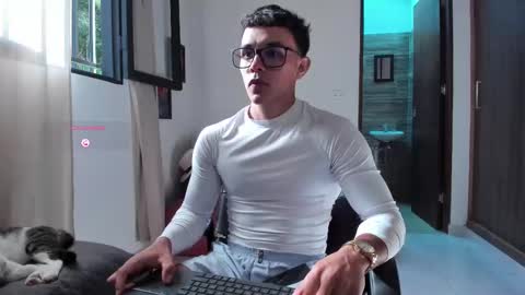 Snapshot of joulianogreco1 chatting on October 2, 8:46 pm Im Jouliano online show from October 2, 8:46 pm