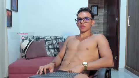 Snapshot of joulianogreco1 chatting on September 26, 12:19 am Im Jouliano online show from September 26, 12:19 am