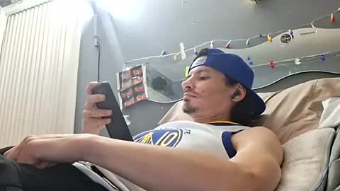 Snapshot of jpizzy23 chatting on October 18, 4:39 am dLowfrk online show from October 18, 4:39 am
