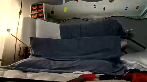 Snapshot of jpizzy23 chatting on December 22, 11:42 pm dLowfrk online show from December 22, 11:42 pm