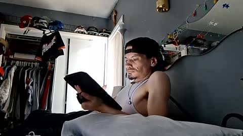 Snapshot of jpizzy23 chatting on September 13, 12:33 am dLowfrk online show from September 13, 12:33 am