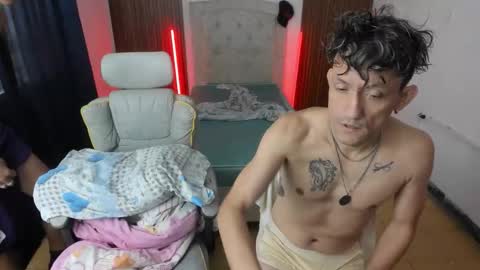 juan_and_luke online show from April 18, 12:50 pm