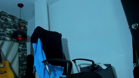 Snapshot of juan_jsmith chatting on October 19, 5:12 am juan_jsmith online show from October 19, 5:12 am