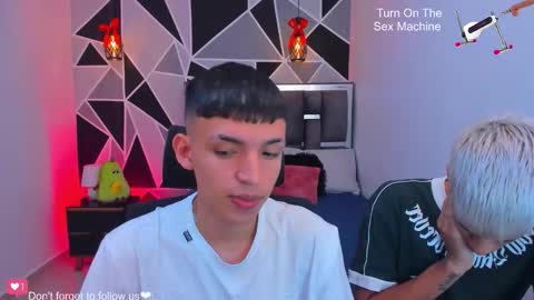 JuanSteven online show from March 29, 11:21 am