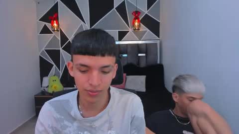 JuanSteven online show from April 19, 11:42 am