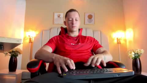 JUAN online show from December 4, 1:40 pm