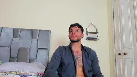 Snapshot of juanbladde chatting on February 23, 5:04 pm Juan Esteban online show from February 23, 5:04 pm