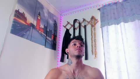 Snapshot of juanbladde chatting on January 25, 2:25 pm Juan Esteban online show from January 25, 2:25 pm