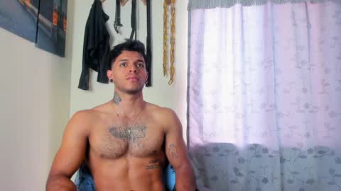 Snapshot of juanbladde chatting on January 23, 12:30 pm Juan Esteban online show from January 23, 12:30 pm