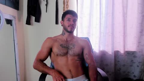Snapshot of juanbladde chatting on December 31, 1:19 pm Juan Esteban online show from December 31, 1:19 pm