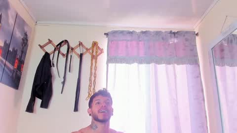 Snapshot of juanbladde chatting on January 12, 12:55 pm Juan Esteban online show from January 12, 12:55 pm