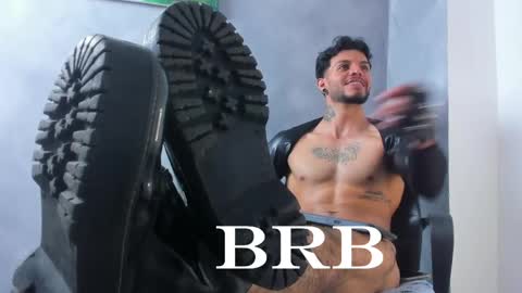 Juan Esteban online show from April 21, 3:45 am