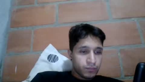 juanc23_371 online show from January 1, 5:33 am