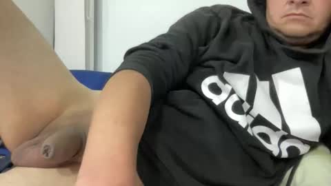 juandavergax42 online show from February 25, 3:07 am