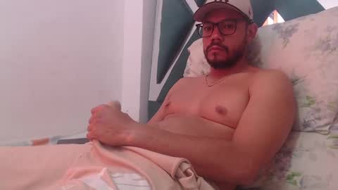 juanfe_style online show from November 17, 5:05 pm