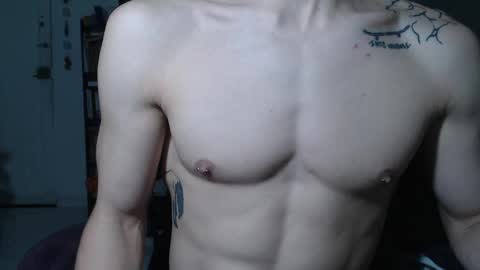 Snapshot of juanisimo_ chatting on March 5, 2:36 am JUANISIMO online show from March 5, 2:36 am