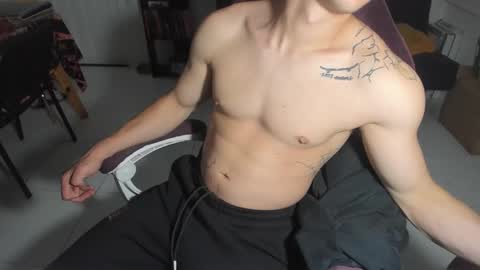 Snapshot of juanisimo_ chatting on September 11, 3:49 am JUANISIMO online show from September 11, 3:49 am