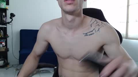 Snapshot of juanisimo_ chatting on February 23, 5:14 pm JUANISIMO online show from February 23, 5:14 pm