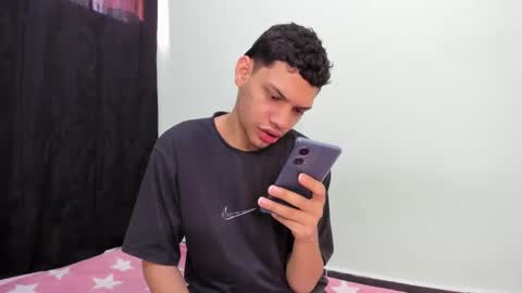 Snapshot of juansuarez204 chatting on February 20, 10:48 pm juansuarez204 online show from February 20, 10:48 pm