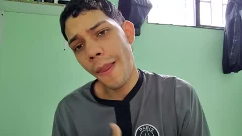Snapshot of juansuarez204 chatting on February 4, 4:50 pm juansuarez204 online show from February 4, 4:50 pm