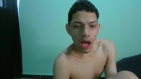 Snapshot of juansuarez204 chatting on February 1, 6:40 pm juansuarez204 online show from February 1, 6:40 pm