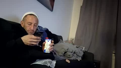 juicystraw online show from October 10, 9:58 am