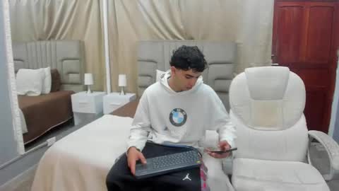 julian billy online show from February 16, 12:10 pm