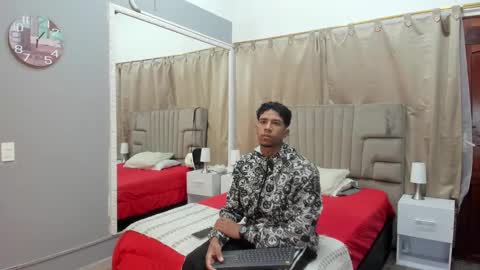 julian billy online show from January 29, 11:30 am