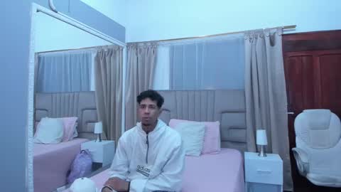 julian billy online show from February 11, 11:32 am