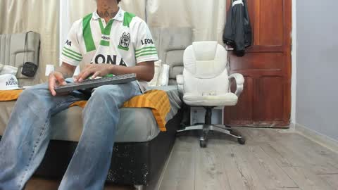 julian billy online show from December 15, 11:23 am