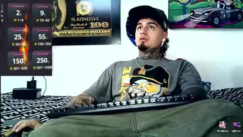 Snapshot of julian_tattoo chatting on February 9, 10:11 pm Julian independent model online show from February 9, 10:11 pm
